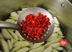 Illustration of healthy wolfberry shrimp recipes 9