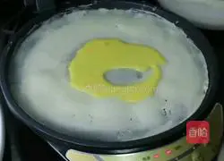 Illustration of how to make egg pancakes with batter 3
