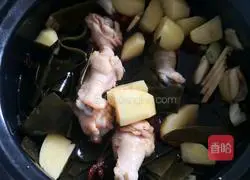 Illustration of how to make stewed chicken wings with matsutake, potatoes and kelp 8