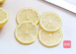 Illustration of how to make cherry strawberry fruit tea 4