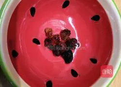 Illustration of how to make peach gum stewed milk for afternoon tea 1