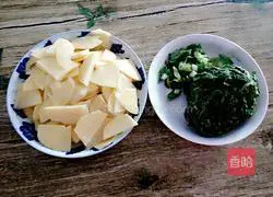 Illustration of how to make willow sprout potato soup 2