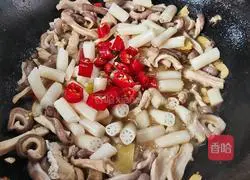 Stir-fried pork with lotus root and strips Illustration of making tripe 6