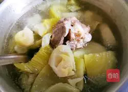 Illustration of how to make mustard head soup 4