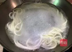 Illustration of how to make longevity noodles (one root noodle) 11