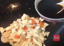 Illustration of making chicken drumsticks in oyster sauce 8