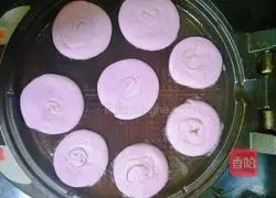 Illustration of how to make purple potato cakes 12