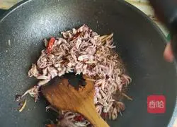 Illustration of how to make spicy squid 7