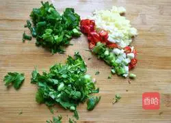 Illustration of how to make cold kelp shreds 4