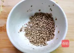 Illustration of how to make pepper chicken soup 3