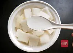 Illustration of how to make lemon pickled pepper and radish 6