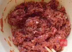 Illustration of how to make carrot meat buns 5