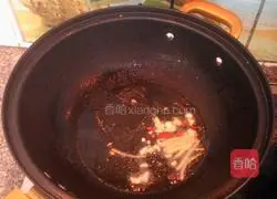 Illustration of how to fry river shrimp in oil 4
