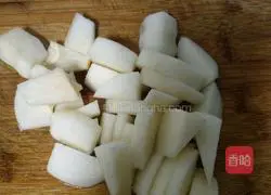 Illustration of how to make kumquat, jujube and pear syrup 3