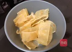 Isinglass Abalone and Spare Ribs Soup Illustration 4