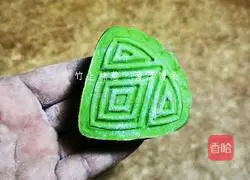 Illustration of how to make spinach steamed buns 8