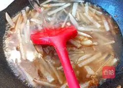 Illustration of how to make glutinous rice vermicelli radish soup 13