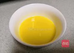 Illustration of how to mix ginger with milk 4