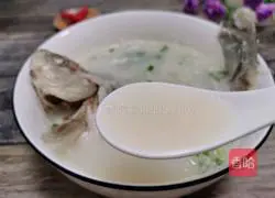 Illustration of how to make crucian carp soup with shredded radish 12