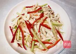 Sichuan - Illustration of how to make shredded pepper and chicken 8