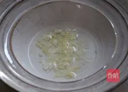 Illustration of how to make spicy beef noodles 1