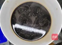 Illustration of making homemade jujube-flavored brown sugar blossom steamed buns 2