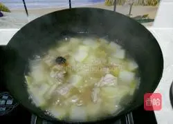 Illustration of how to make pork ribs and winter melon soup 5