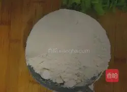 Illustration of how to make fried pancakes with garlic sauce 1