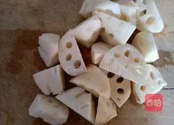 Illustration of how to make red date, lotus root and pork ribs soup 8