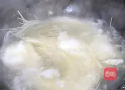 Illustration of how to make mushroom and poached egg noodle soup 8