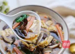 Illustration of how to make hot and sour soup to repel cold and warm the stomach 12