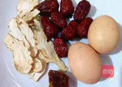 Illustration of how to make angelica and red date eggs 1