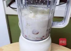 Illustration of how to make cherry coconut milkshake 4