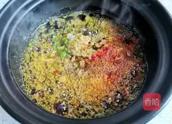 Illustration of how to make spicy and appetizing sour soup dumplings 2