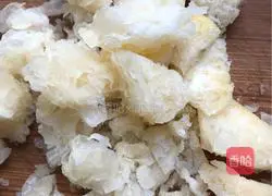 Recipe for Tremella, Red Dates and Wolfberry Beauty Soup 2