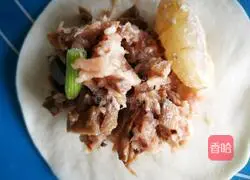 Illustration of how to make crispy meat-filled shrimp siomai 9