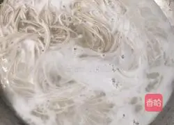 Illustration of Xiangchou Meiyu Soy Sauce Fried Noodles 2