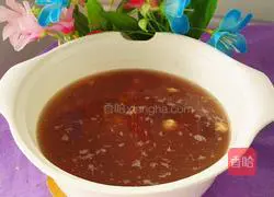 Illustration of how to make black bean, peanut, kelp, melon and chicken soup 3 