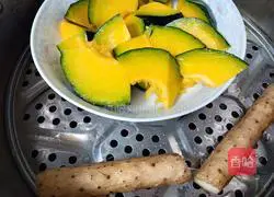 Illustration of how to make yam and pumpkin soup 2