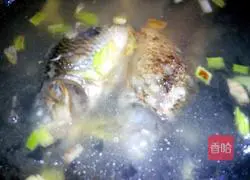 Illustration of how to make crucian carp tofu soup 7