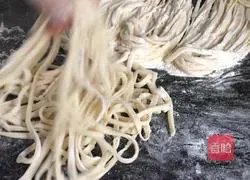 Illustration of handmade noodles 9