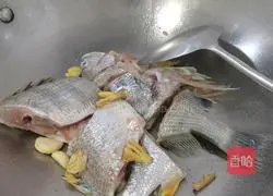 Illustration of how to make heart-warming fish noodle soup 6