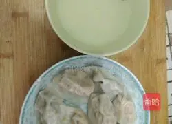 Illustration of three ways to eat dumplings 8