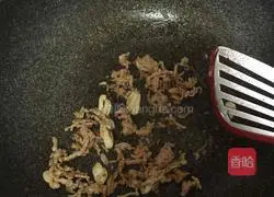 Green pepper shredded pork noodles Illustration of how to do it 4