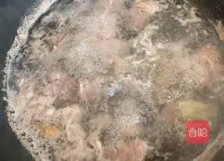 tomato Illustration of how to make beef brisket stewed with potatoes 5