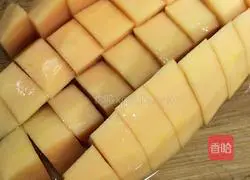 Milk Illustration of how to make papaya cup 4