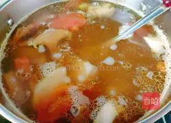 Illustration of making wild green mushroom beef bone soup 13