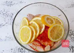 Lemon Illustration of how to make garlic chicken wings 5