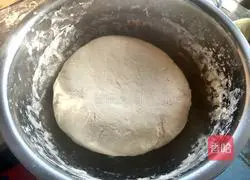 Illustration of how to make pork and cabbage buns 2