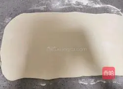 Illustration of how to make black sesame rolls 9